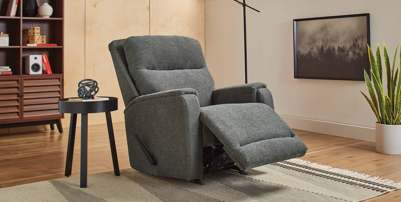 Derek Recliner