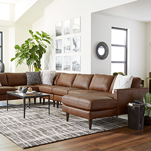 Best home furnishings trafton on sale leather sofa